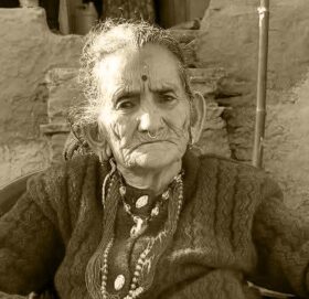 नेकपा एमाले केन्द्रिय सदस्य तथा प्रतिनिधिसभा उम्मेदवार  थापालाई मातृशोक