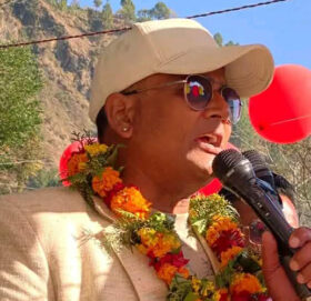 कांग्रेस सुदूरपश्चिम प्रदेश कमिटी सदस्य विष्ट एमालेमा प्रवेश