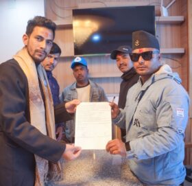 अछाम-२ मा उज्यालो नेपालका उम्मेदवार रावलले गरे रास्वपाका शाहलाई समर्थन