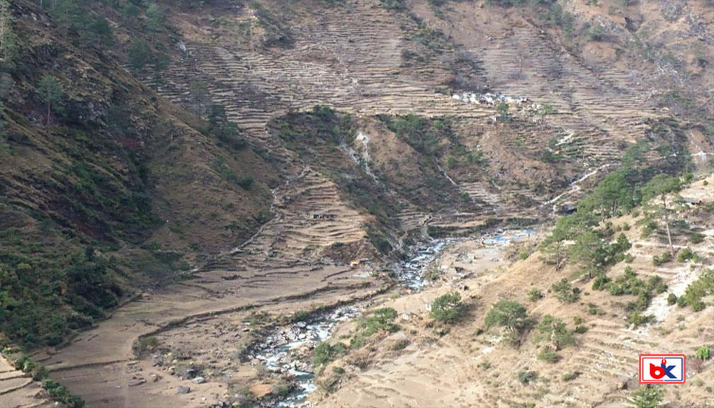 बाजुराको बिच्छयाँबासी भन्छन्, “सडक र फोन टावर पहिलो माग हो”
