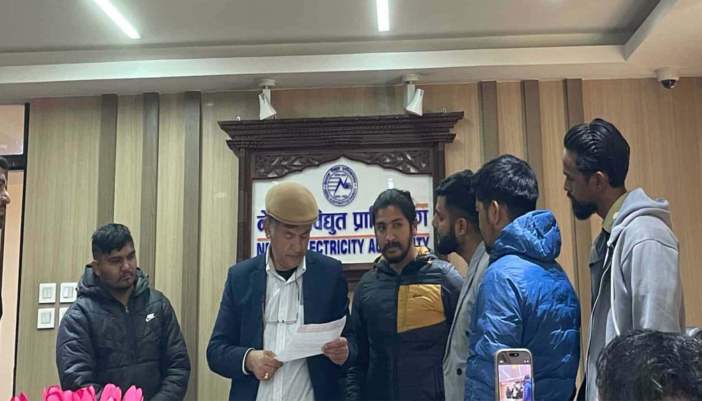 रोकिएको विद्युत् ठेक्का प्रक्रिया तत्काल अघि बढाउन राष्ट्रिय युवा संघको माग