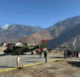 नेपाली सेनाको स्काइ ट्रकबाट डोल्पा पुर्‍याइयो निर्वाचन सामग्री