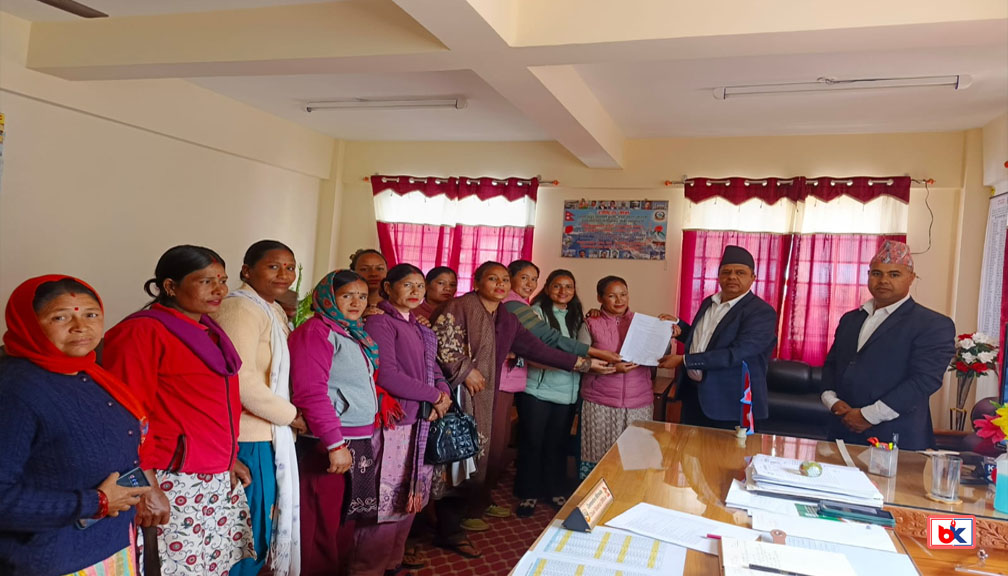 महिला तथा बालिकामाथि बढ्दो हिंसा रोक्न माग गर्दै गृहमन्त्रीलाई ध्यानाकर्षण पत्र