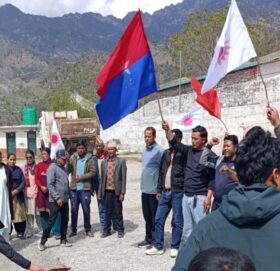 ओली लेखकको रिहाईको माग गर्दै बाजुरामा पनि विरोध प्रदर्शन