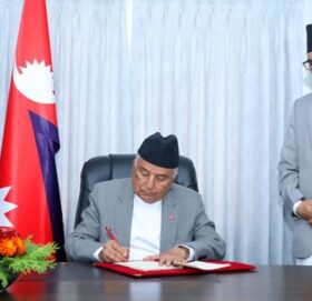 राष्ट्रपतिद्वारा संसद् अधिवेशन आह्वान