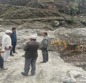 ५ वर्षदेखि अलपत्र बाउली खोला पुल : ठेकेदारलाई सिडिओ निरौलाको कडा अल्टिमेटम