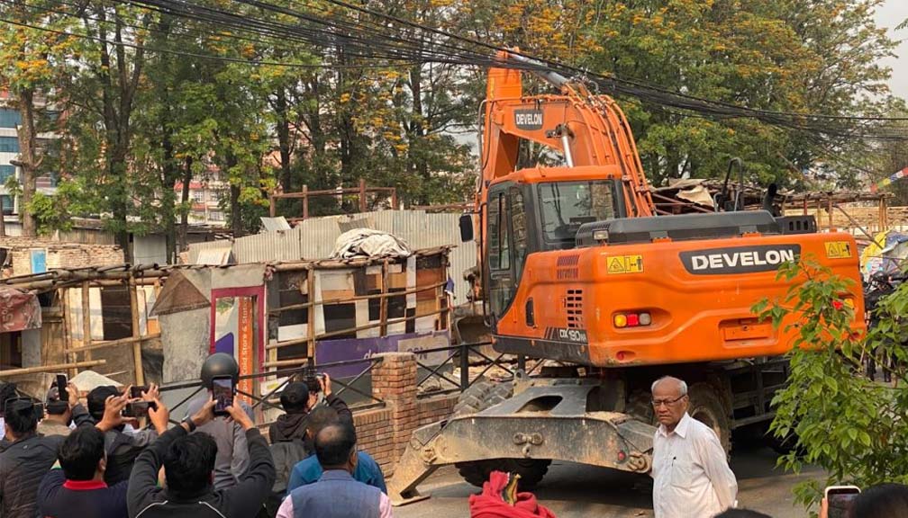 थापाथली सुकुमवासी बस्तीका ६० प्रतिशत संरचना भत्काइयो