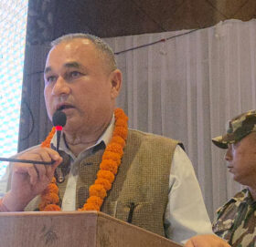 गगनलाई सुदूरपश्चिमका मुख्यमन्त्रीको प्रश्न– देउवालाई किन टिकट नदिएको ?