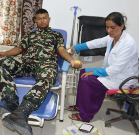 बाजुरामा रक्तदाताको अभाव, अलपत्र ब्लड बैंक
