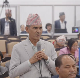 बाजुराको बुढीगंगा र कर्णाली नदीमा पक्की पुल निर्माण गर्न सांसद गिरीको माग