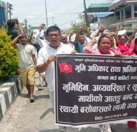 निर्वाचनको दुई महिनामै झापा-५ सरकारविरुद्ध प्रदर्शन