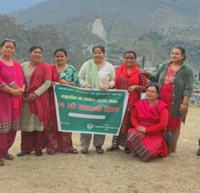 सामुदायिक वन उपभोक्ता महासंघको ३१ औँ स्थापना दिवसका अवसरमा बाजुरामा वृक्षारोपण