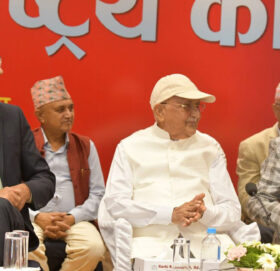 चुनावपछि पहिलोपटक सार्वजनिक कार्यक्रममा देखा परे ओली