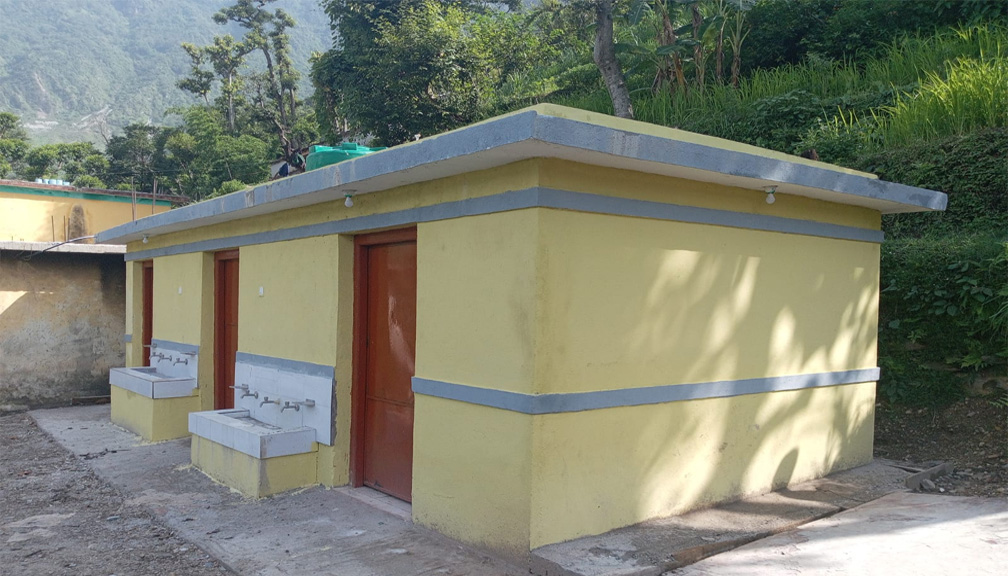 त्रिवेणीका चार विद्यालयमा समावेशी शौचालय निर्माण
